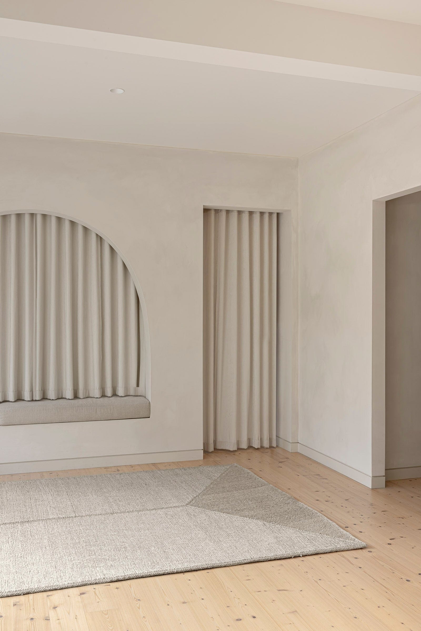 Amada Jute Rug - 300 x 200cm