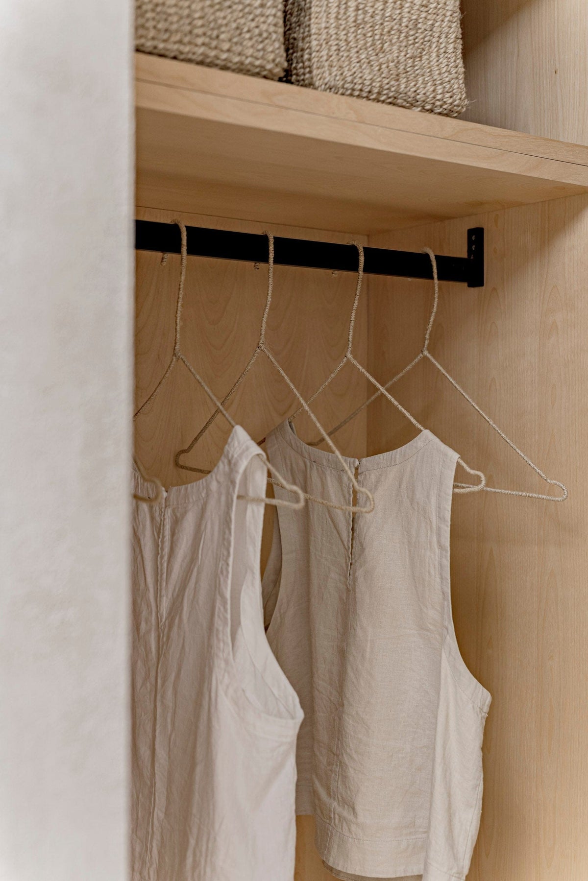 Woven Coat Hanger Set (5-pack)