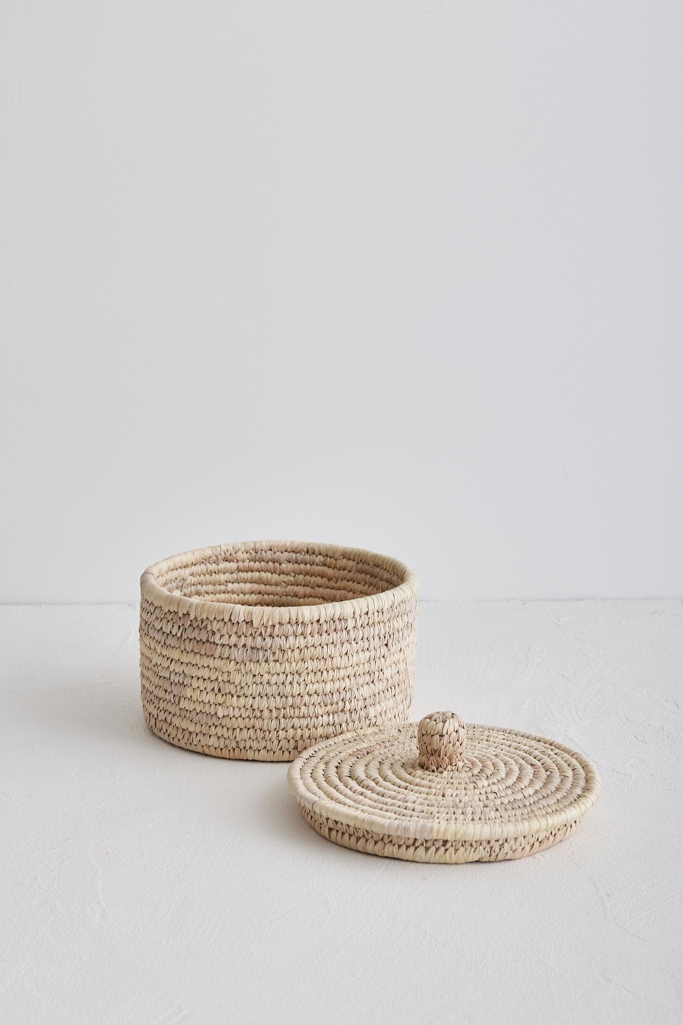 Buna Basket with lid - Medium