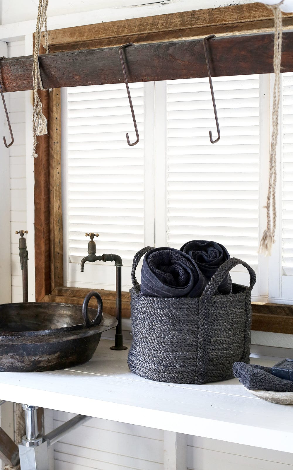 Round Jute Basket - Charcoal