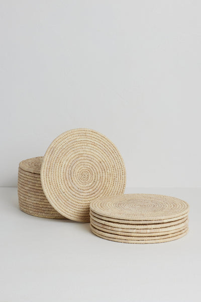 Round Palm Fibre Placemats x 8 (in basket with lid)