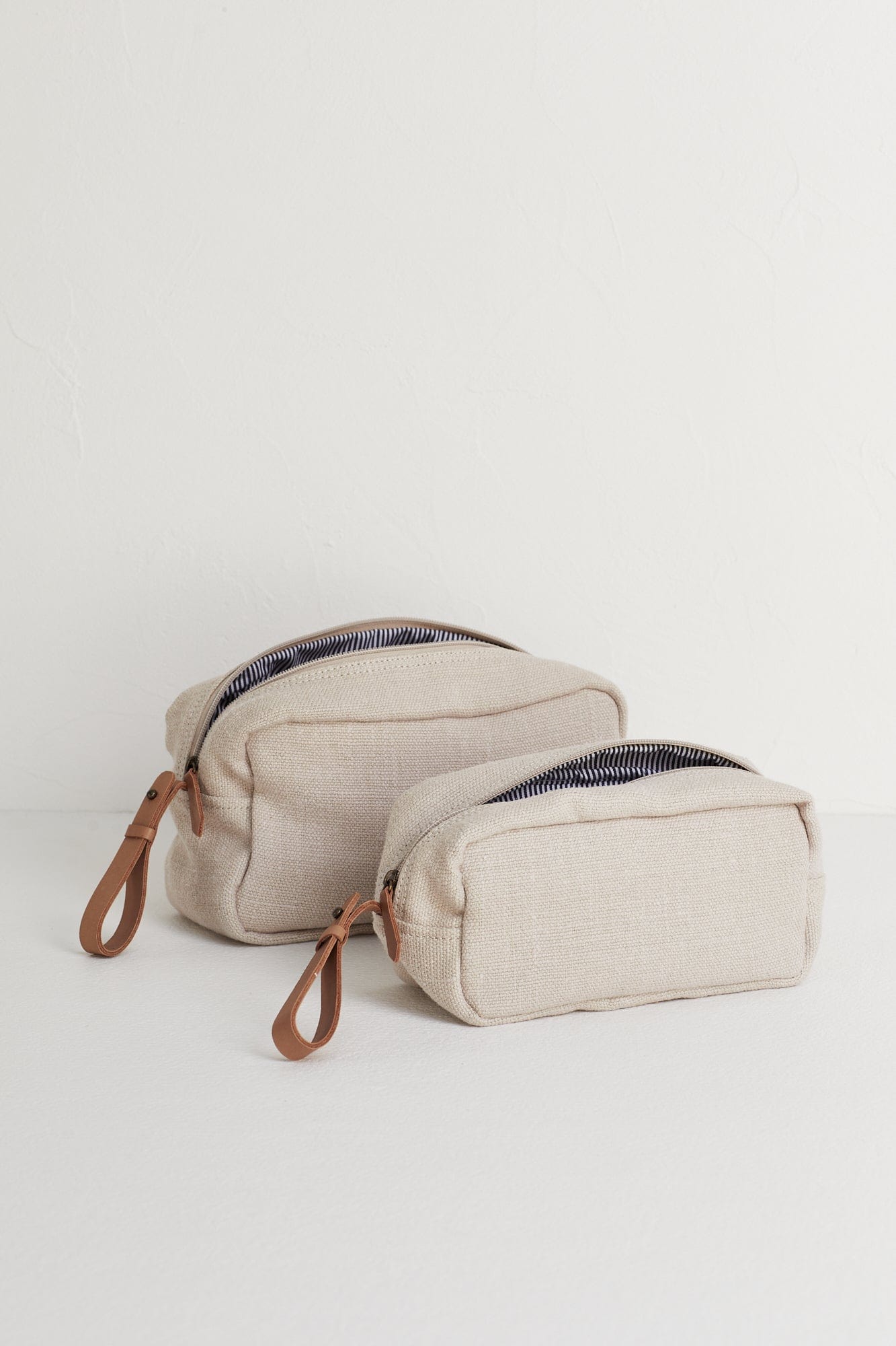 Over the clearance door toiletry organizer