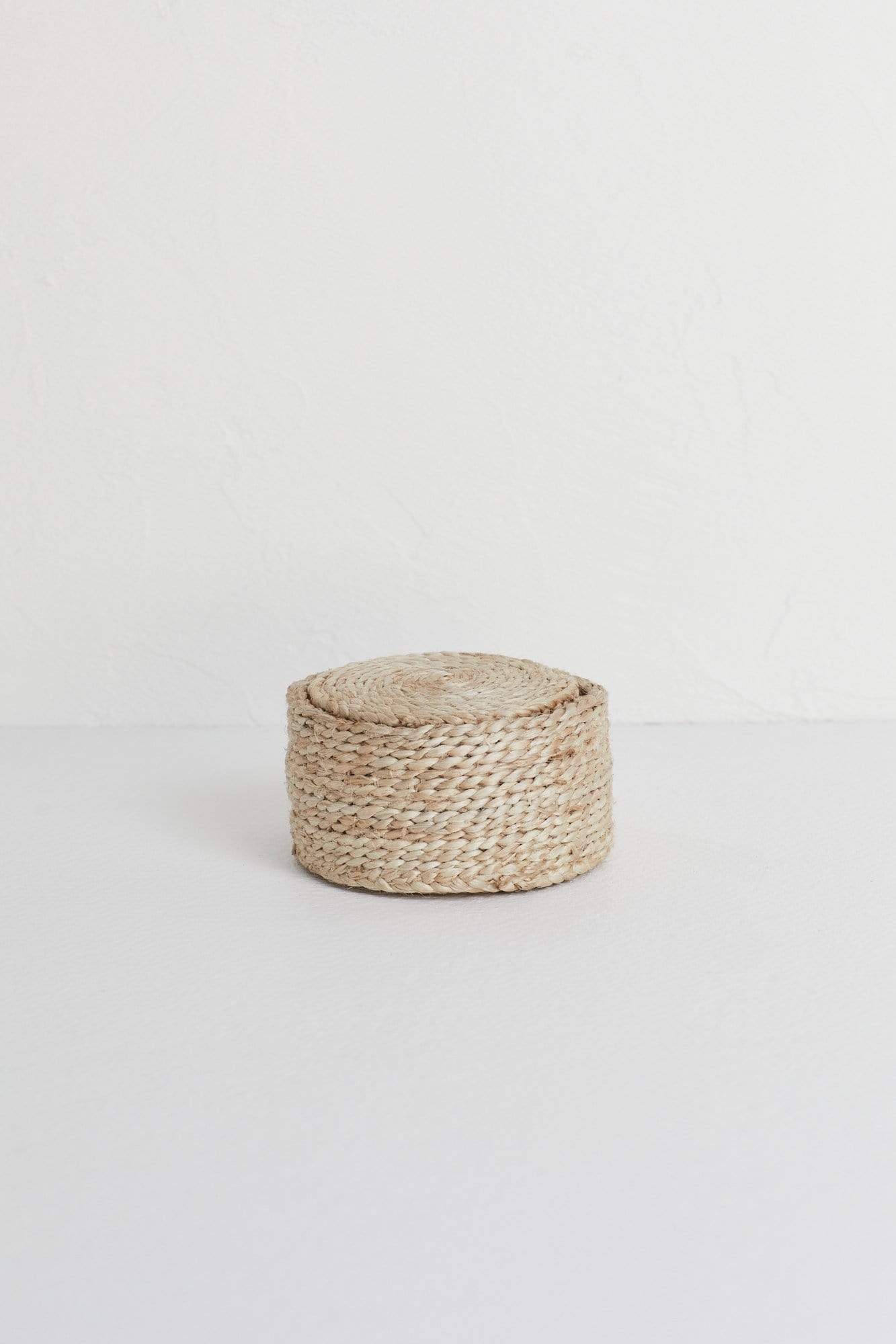The Dharma Door Home, Table and Gifts Round Jute Coaster Set x 8 in basket Round Natural Jute Coasters x 8 in basket